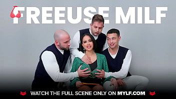 Play Silicone prostitutes who have group sex