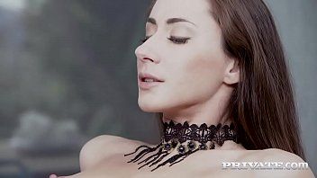 Jouer Femme française au corps sexy, étudiante roumaine au gros pénis, sexe anal