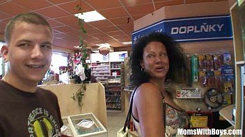 Redă Sex cu femei flocoase africa adolescente dragostenice de xxx futute la gramada