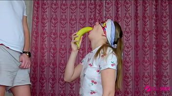 Play She plays with her pussy and inserts her deep vibrator