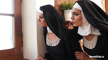 Redă Scena xxx cu doua maicute lesbiene