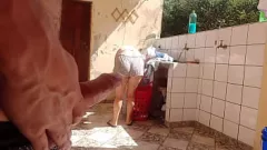 Afspelen Stiefvader kan het poesje van onze heerlijke Latina stiefdochter in korte broek niet weerstaan