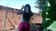 Reproducir Adolescente latina caliente recibe corrida anal fuera de su casa