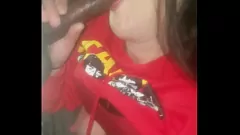 Redă Fata albă cu sâni mari se înnebunește cu BBC în parcare publică