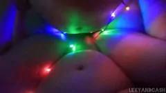 Redă POV BBW Păsărica de vacanță a cuplului bate cu luminile de Crăciun Partea 2