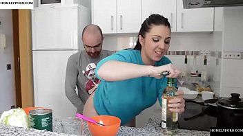 Play Pussy that is fucked while cooking
