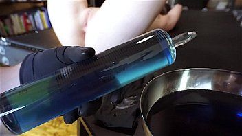 Abspielen Xxx Romanesti fickt Anal steckt Lösung in ihren Arsch, um keinen Schwanz zu fühlen