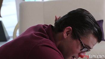Reproducir Penetrado en el coño mojado y eyaculado en él
