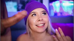 Afspelen Mollige Colombiaanse camgirl gaat wild met cumshot op haar grote kont