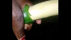 Reproduzir Pornografia feminina madura: observe sua buceta molhada sendo fodida e faça-a esguichar