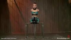 Riproduci L'elegante pantera nera Nikki Darling in una dura sessione bdsm lesbica interrazziale con Claire Adams