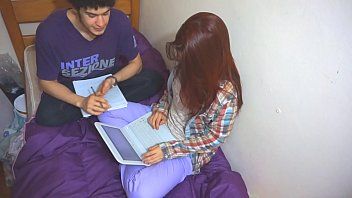 Riproduci Bel sesso con uno studente che fa sesso con la sua amica dopo le meditazioni