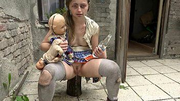 Redă Film horror porno cu o cersetoare care face muie ca e fortata 