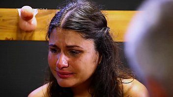 Reproduzir Buceta flertada chora e não quer fazer sexo com o vovô
