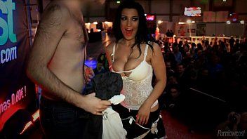 Play Fuck with a xxx actress who has sex in the crowd