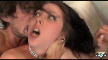 Redă Film xnxx cu o pizdulice ce face muie ca pe o acadea dulce