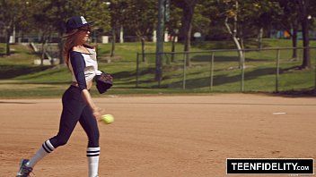 Redă Jucator de baseball cu pula de 30 cm fute brutal pizdulice adolescenta